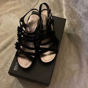 Girls Kenneth Cole dress shoes size 3.5 black worn once